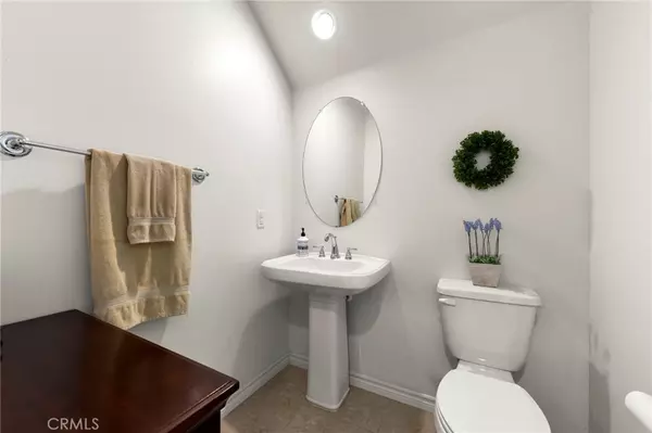 Anaheim, CA 92806,636 S Lakeshore DR