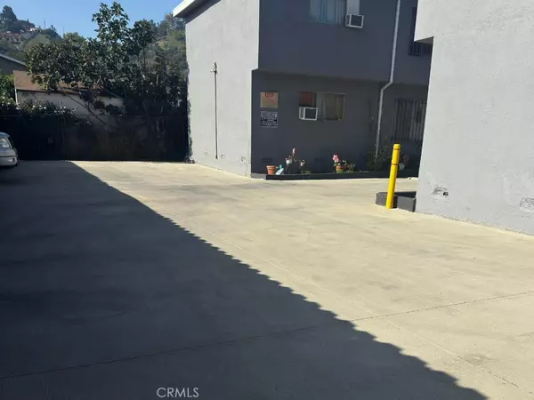 Los Angeles, CA 90039,2714 Queen