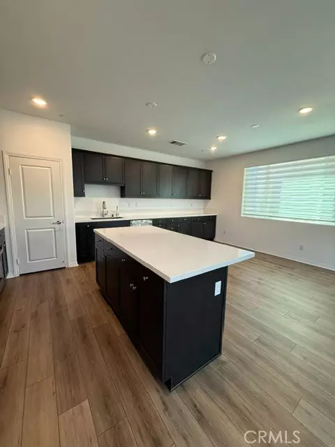 Chino, CA 91708,8765 Roving