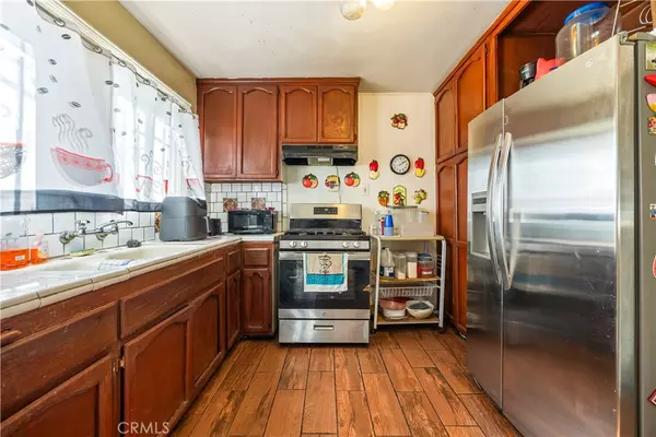 Los Angeles, CA 90044,1320 W 58th PL