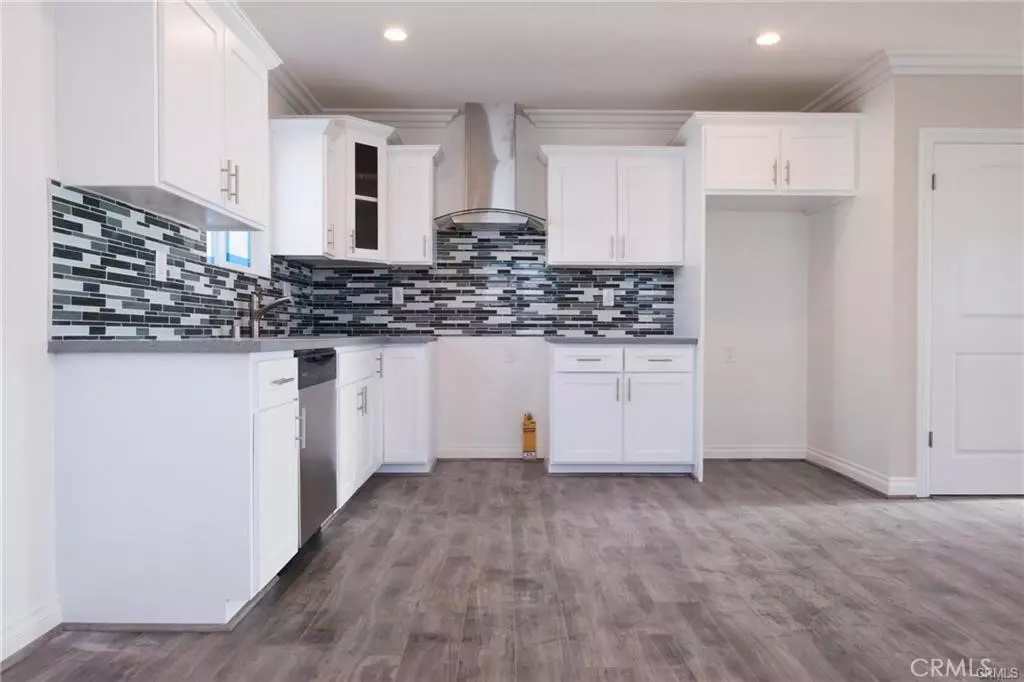 Los Angeles, CA 90019,4814 1/2 Saturn St