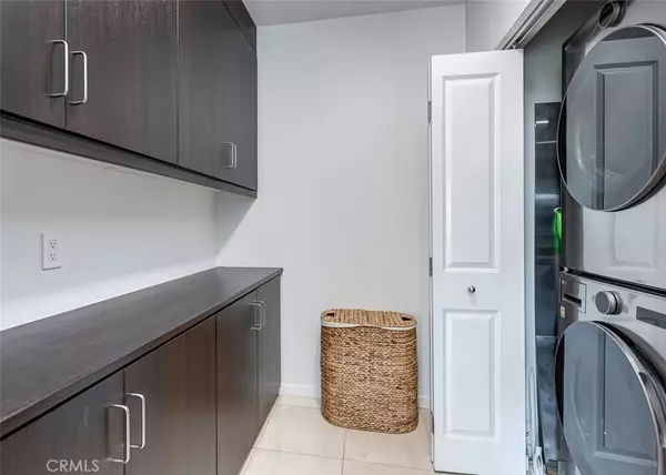 Irvine, CA 92612,21 Gramercy #306