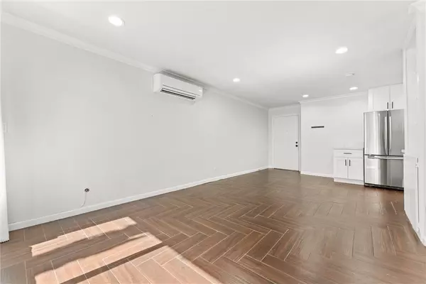 San Diego, CA 92103,3769 1st AVE #11