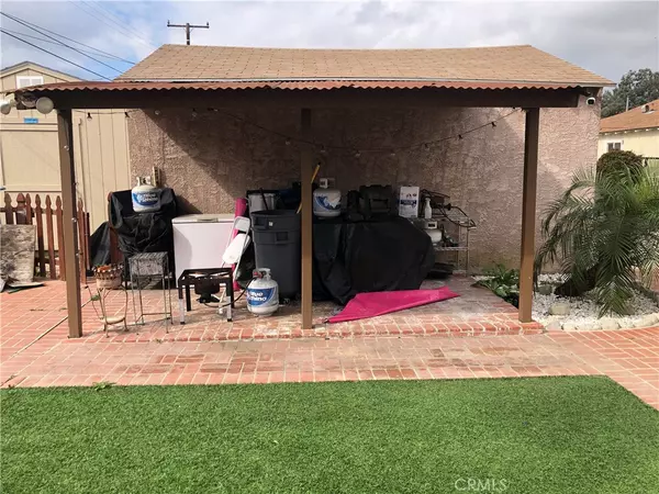 Compton, CA 90220,2106 W 152nd