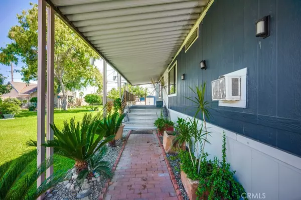 Fontana, CA 92335,17400 Valley Blvd #6