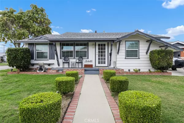 Lakewood, CA 90715,21449 Verne