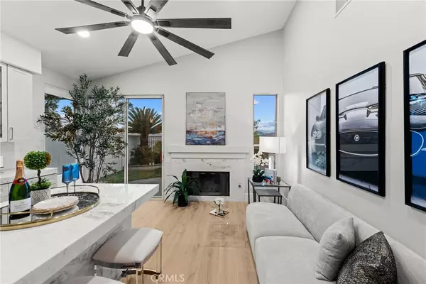 Anaheim Hills, CA 92808,911 S Firefly