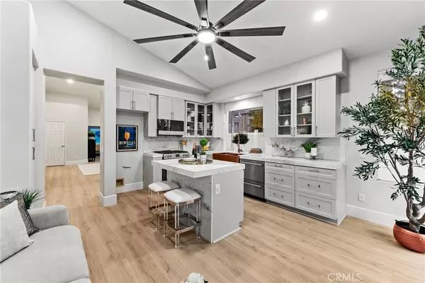 Anaheim Hills, CA 92808,911 S Firefly