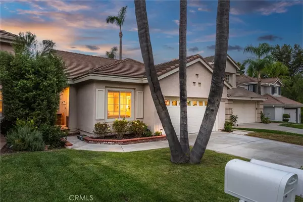 Anaheim Hills, CA 92808,911 S Firefly