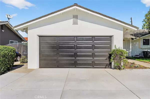 Orange, CA 92867,445 E Hoover