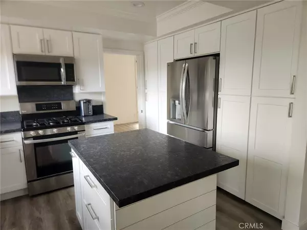 Irvine, CA 92603,40 Canyon Ridge