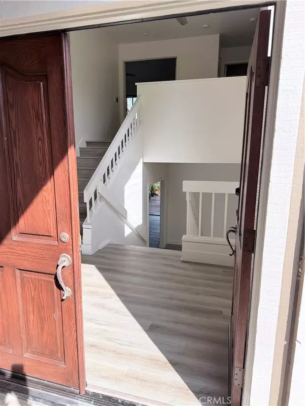 Irvine, CA 92603,40 Canyon Ridge