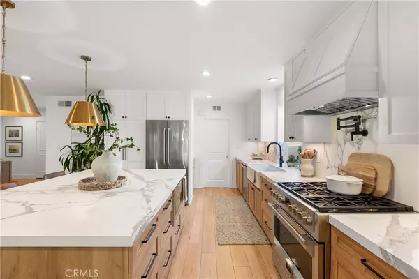 Long Beach, CA 90815,844 Roxanne AVE