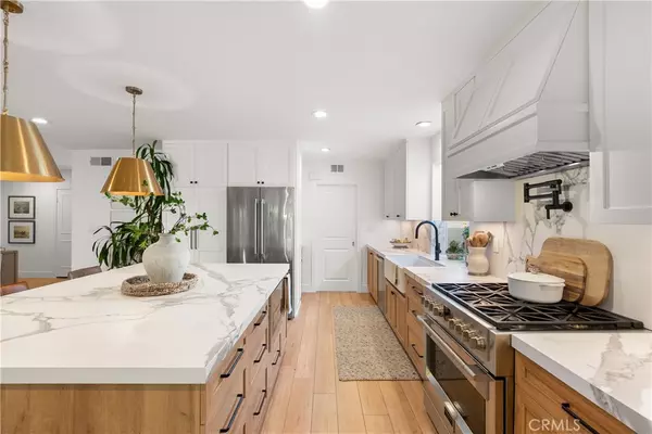 Long Beach, CA 90815,844 Roxanne AVE