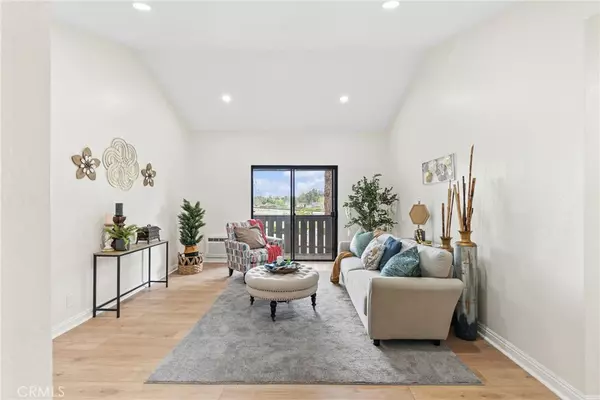 Lake Forest, CA 92630,20702 El Toro #90