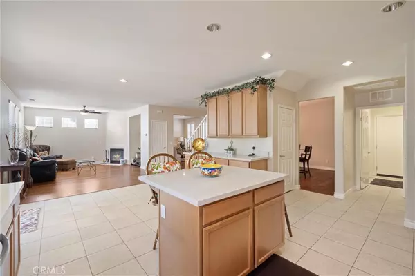 Saugus, CA 91350,28008 Eddie