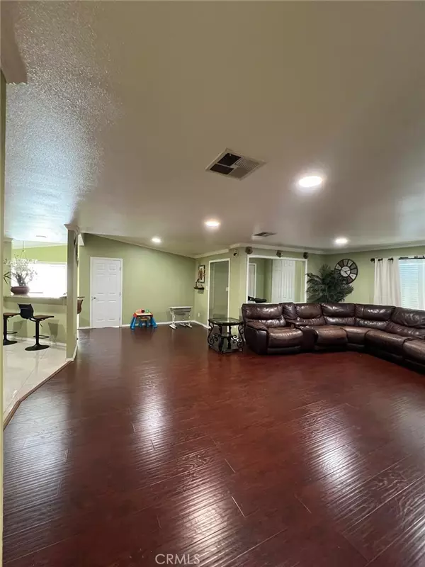 Anaheim, CA 92801,1919 W Coronet AVE #214