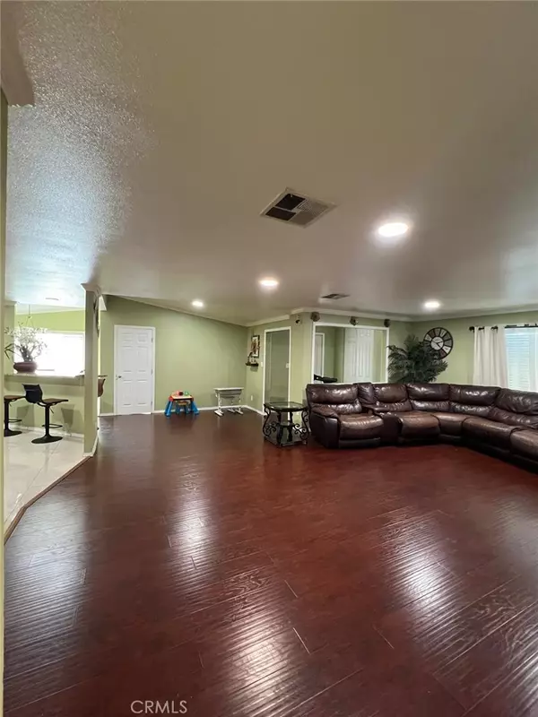 Anaheim, CA 92801,1919 W Coronet AVE #214