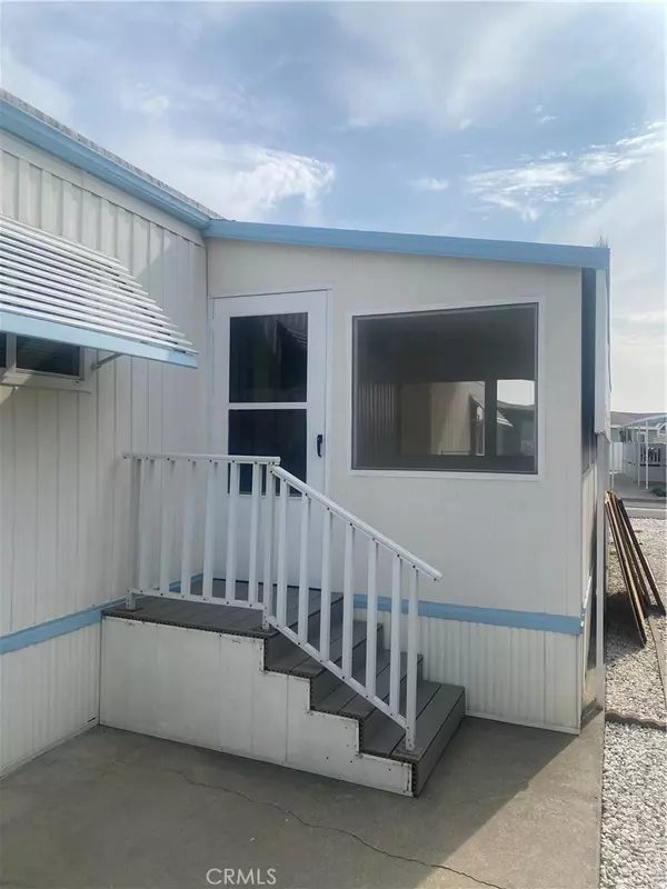 Anaheim, CA 92801,16 Palm Via