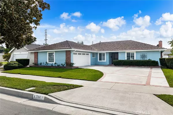Orange, CA 92865,744 E Meadowbrook