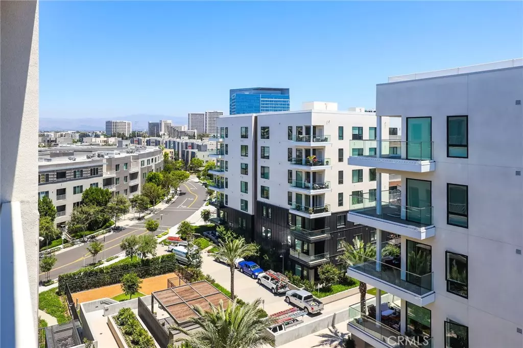 Irvine, CA 92612,1702 Rivington