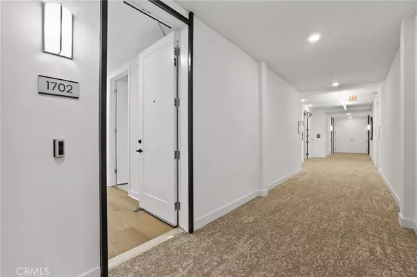 Irvine, CA 92612,1702 Rivington