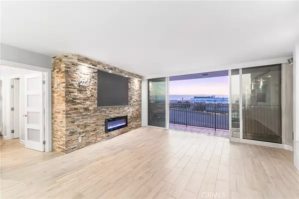 Long Beach, CA 90802,700 E Ocean BLVD #1208