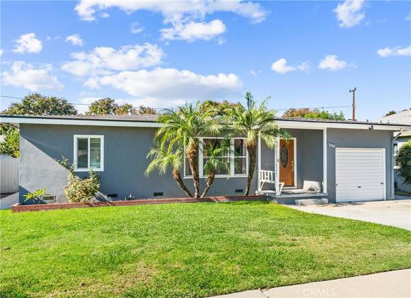 Downey, CA 90242,12247 Cornuta