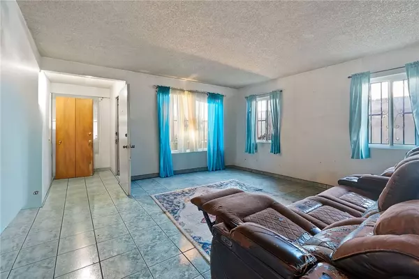 Compton, CA 90220,1020 N Kemp AVE