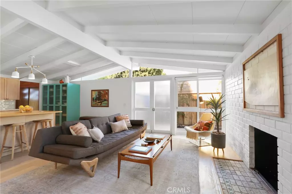 Long Beach, CA 90808,3012 Roxanne AVE