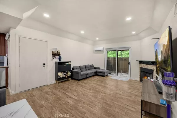 Diamond Bar, CA 91765,22709 Lakeway Dr #493