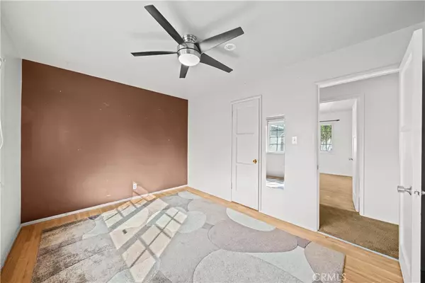 Downey, CA 90240,9636 Cedartree