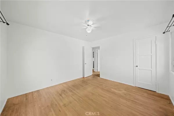 Downey, CA 90240,9636 Cedartree