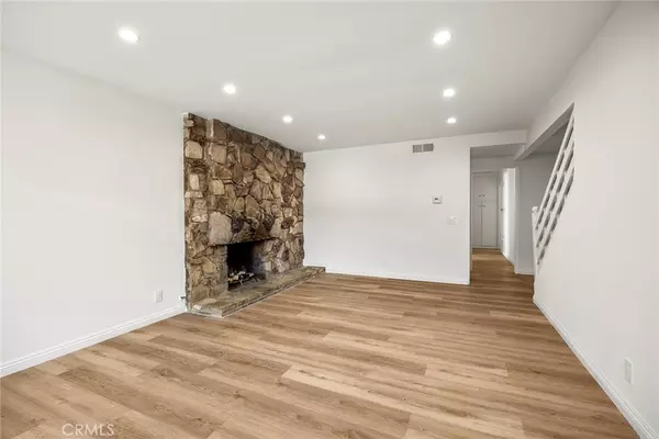 Tustin, CA 92780,1431 Mauna Loa RD