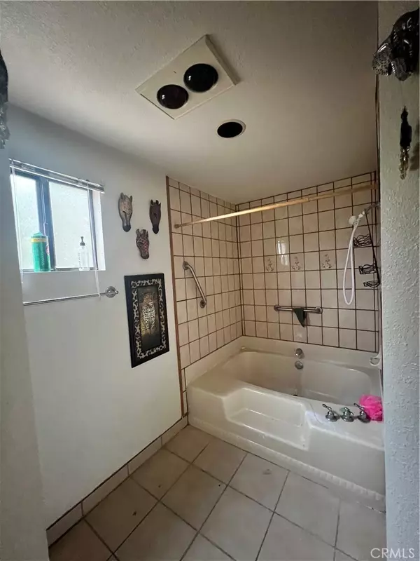 Helendale, CA 92342,14988 Blue Grass