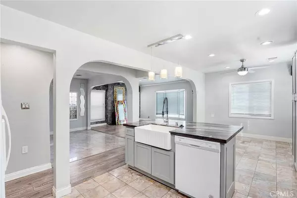 Los Angeles, CA 90047,8843 S Wilton PL