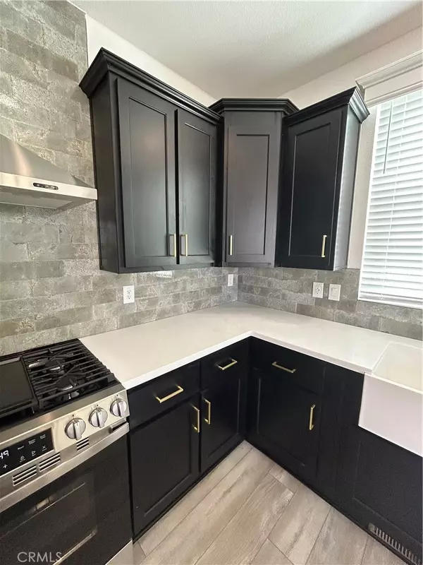 Huntington Beach, CA 92647,17261 Gothard ST #13