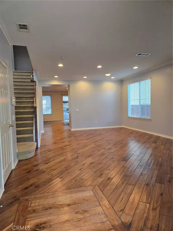 Corona, CA 92883,25015 Pine Mountain