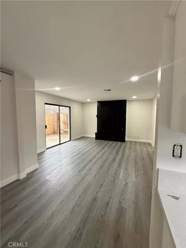 Paramount, CA 90723,7815 Howe ST #B