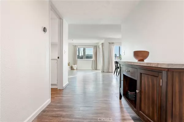 Huntington Beach, CA 92649,16255 Pacific CIR #106