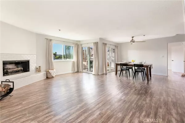 Huntington Beach, CA 92649,16255 Pacific CIR #106