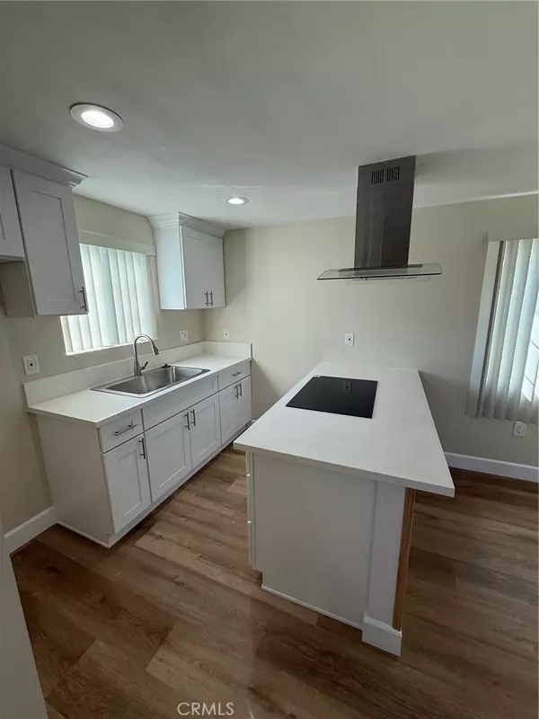 Anaheim, CA 92805,735 N Bush St. Unit B