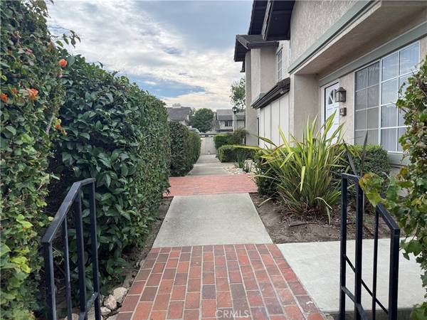 Irvine, CA 92612,6 Columbia #2