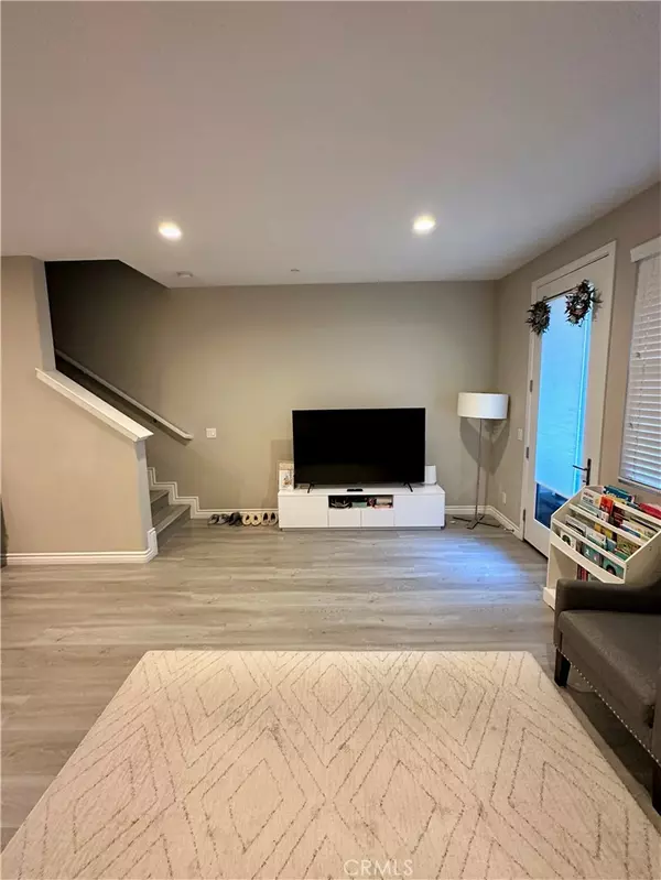 Buena Park, CA 90621,5861 Rostrata AVE