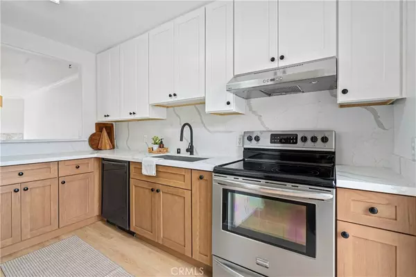 Van Nuys, CA 91406,15920 Sherman WAY #8