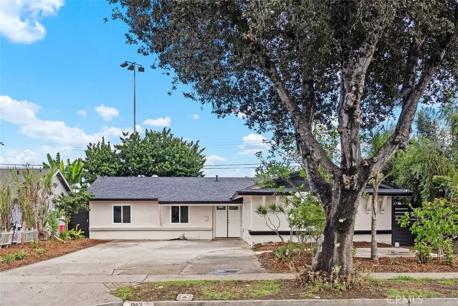 913 S Diamond, Santa Ana, CA 92704