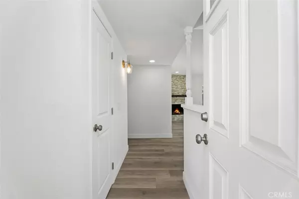 Santa Ana, CA 92704,913 S Diamond