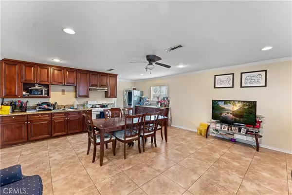 Whittier, CA 90602,8720 Villa DR