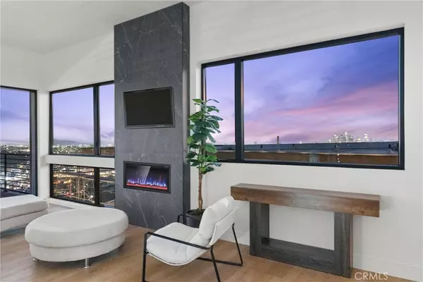 Los Angeles, CA 90065,615 Etta ST