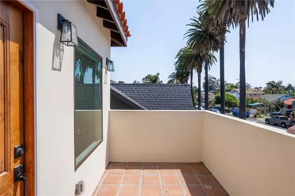 Los Angeles, CA 90016,2338 S Cloverdale AVE